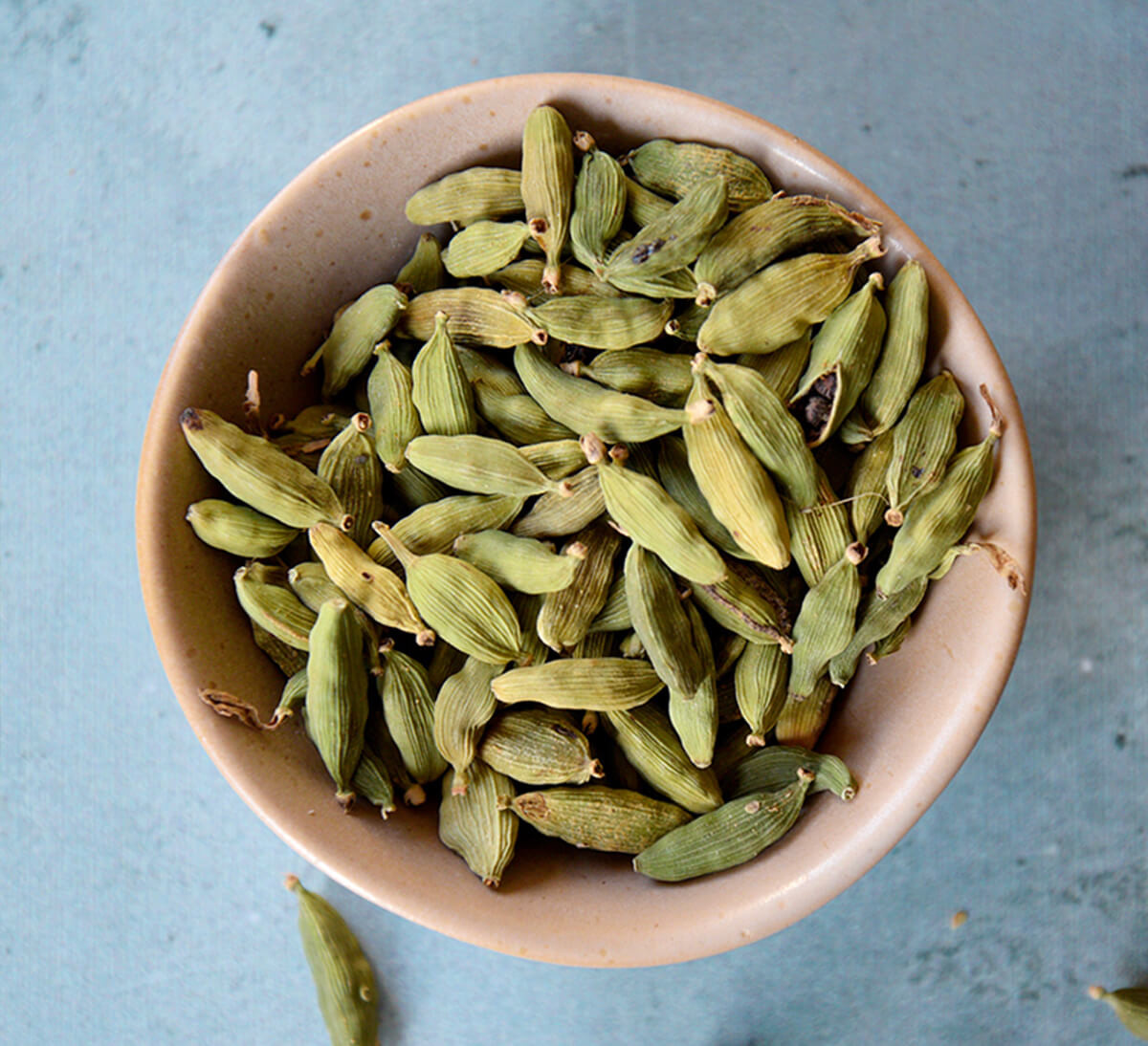La cardamome, une épice venue d'Asie qui parfume intensément recettes  salées et sucrées